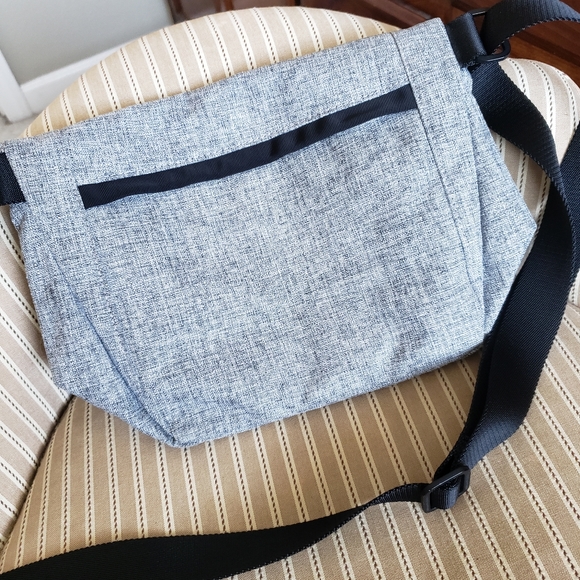 Lululemon All Night Festival Bag 5 Liters - Picture 4 of 8